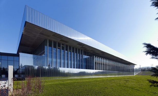 Yapı Kredi Bankası Hizmet Binası